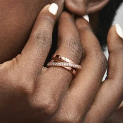 Anneau Triple Pavé Croisé Signature Pandora