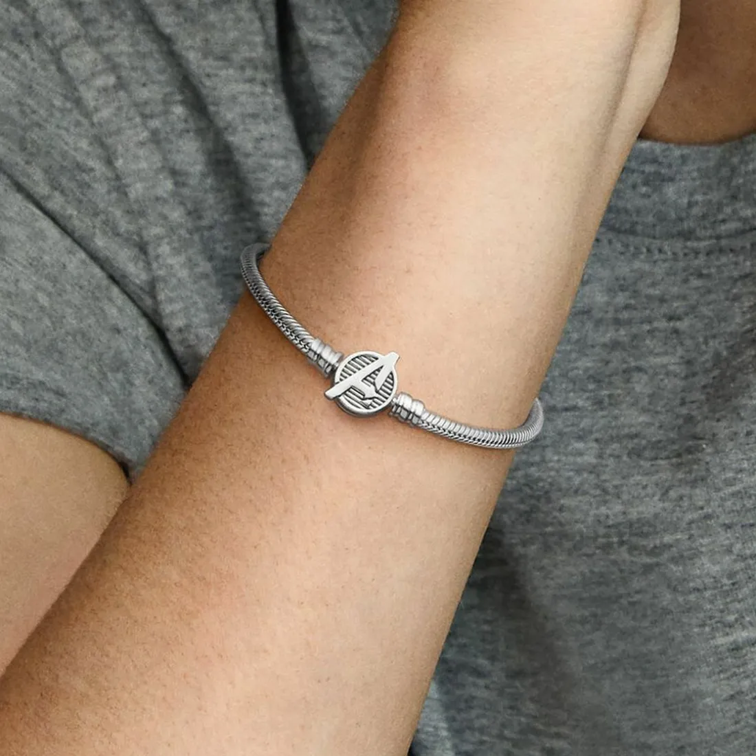 Bracelet Femme Marvel x Pandora maille serpent & fermoir logo The Avengers