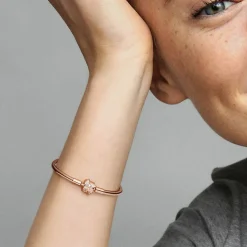 Bracelet fermoir étoile filante et zircons cubiques transparents