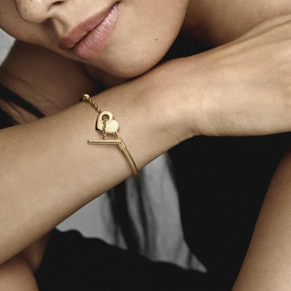 Bracelet Pandora Moments Maille Serpent Barre en T & Cœur