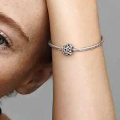 Charm Pandora Moments Fleur Ajouré Perlé