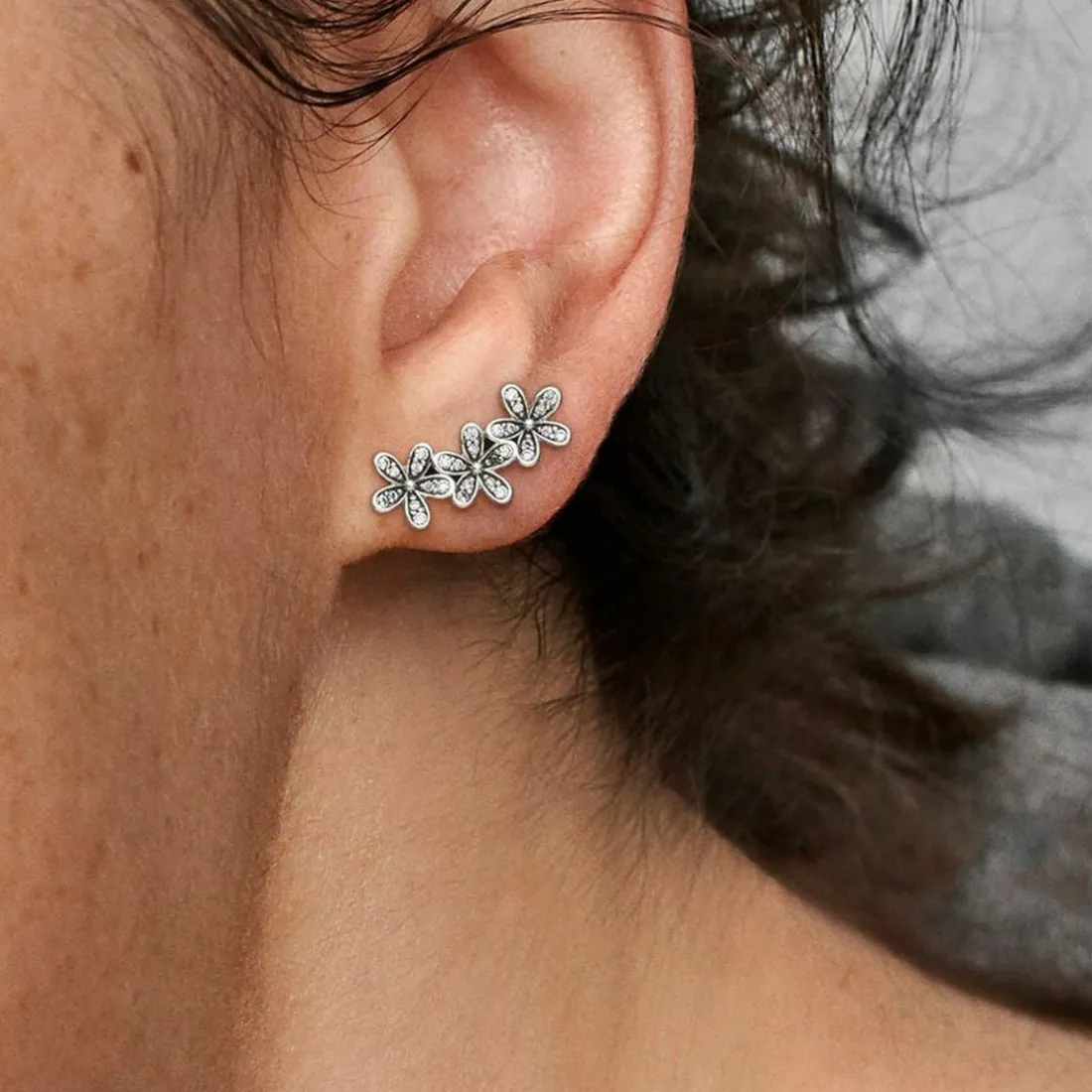 Clous d'Oreilles Pandora Moments Marguerite