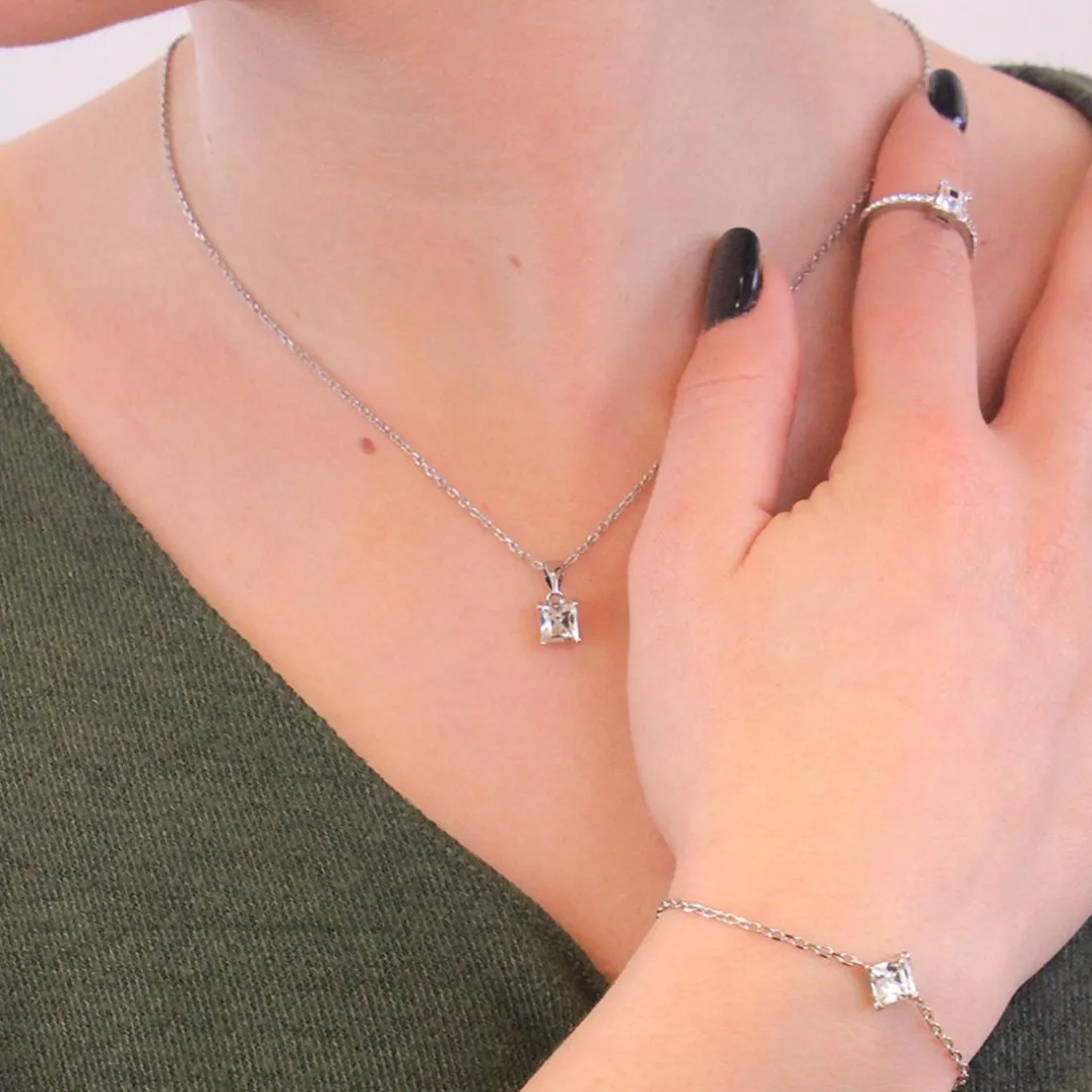 Collier Simple Square Argenté