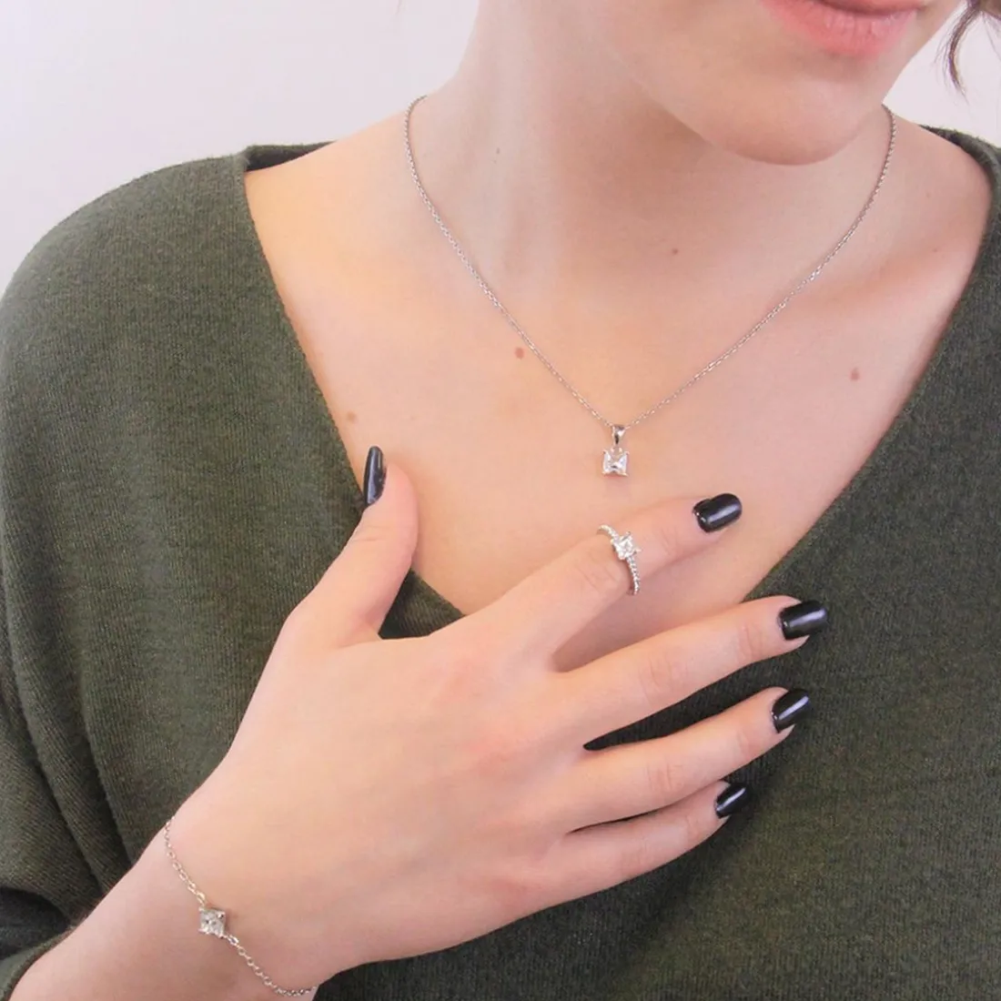Collier Simple Square Argenté